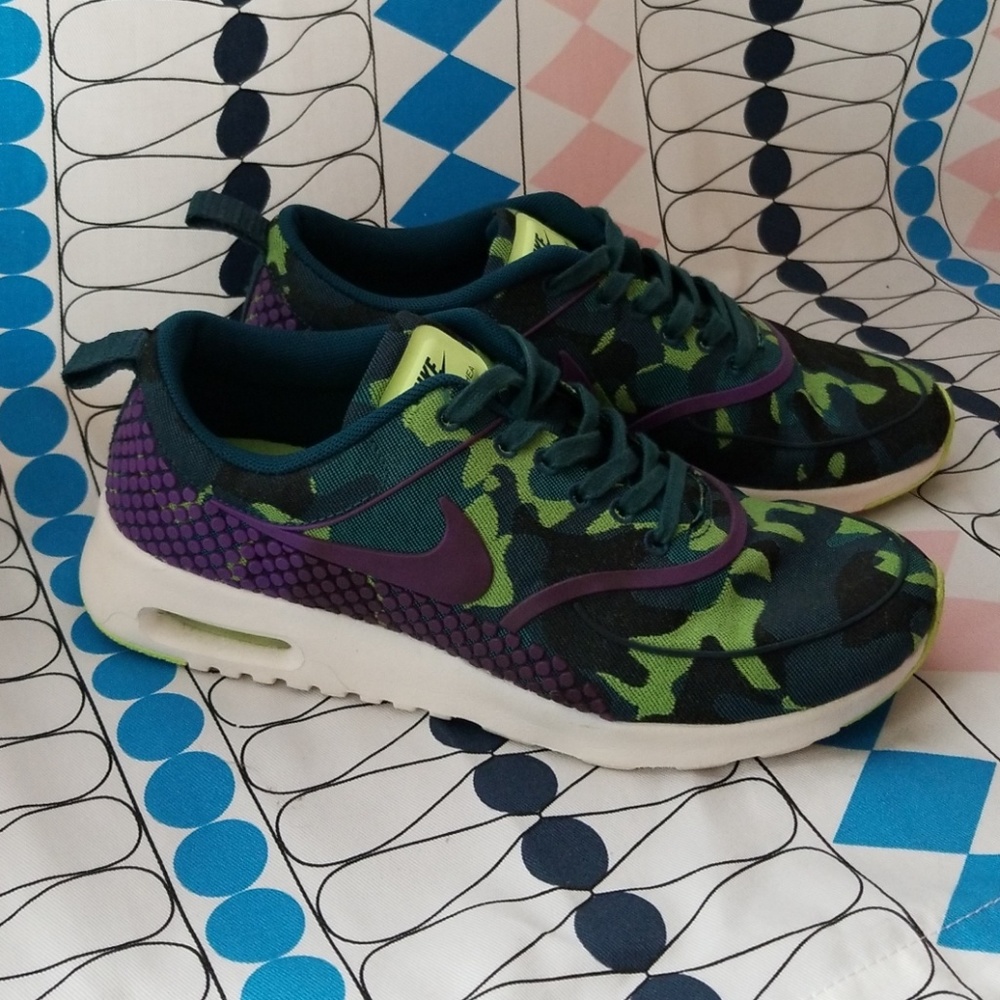 Camo Thea Nike